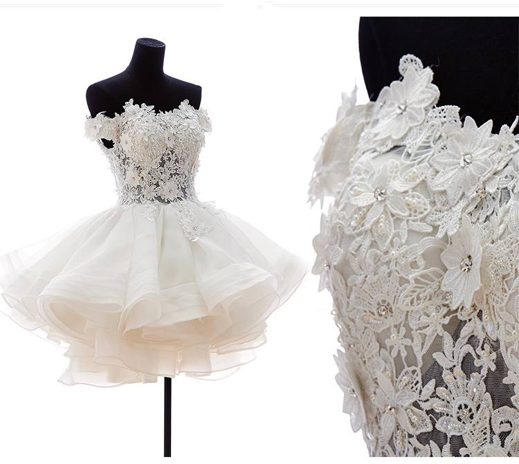 Romantic 2017 Lace Wedding Dresses With Flowers See Through Off