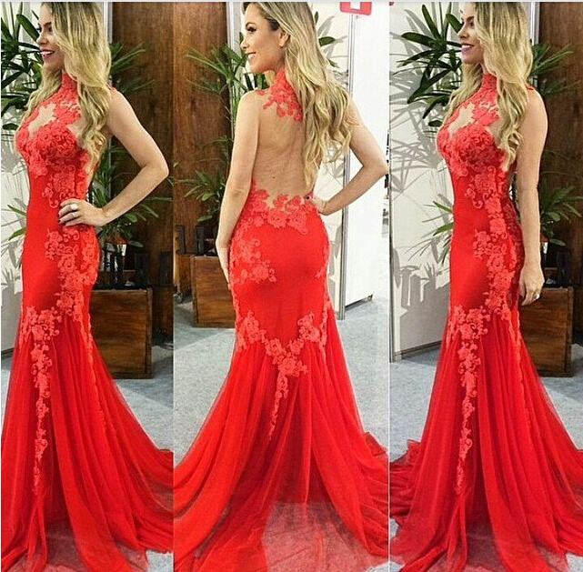 Red Carpet Dresses Halter Neck Sweep Train Tule Dresses Open Back Appliques Lace Sheath Style 2016 Long Prom Dress